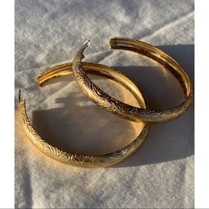 💍💫 Etched golden hoop earrings